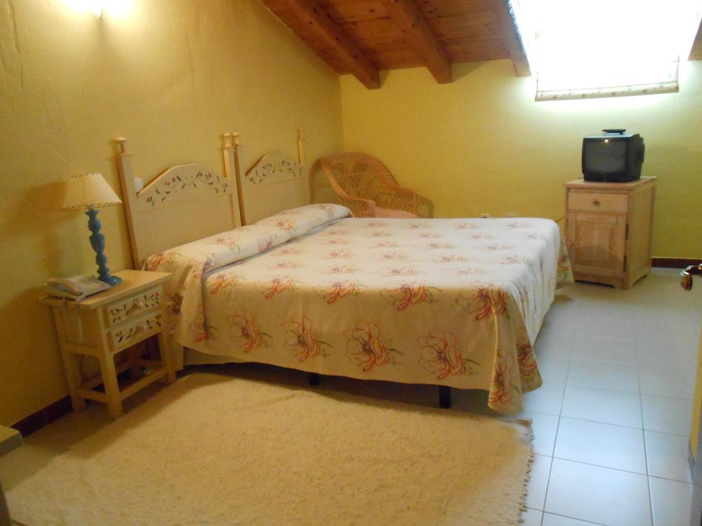 Hostal Burgos Torrecaballeros Pokoj fotografie